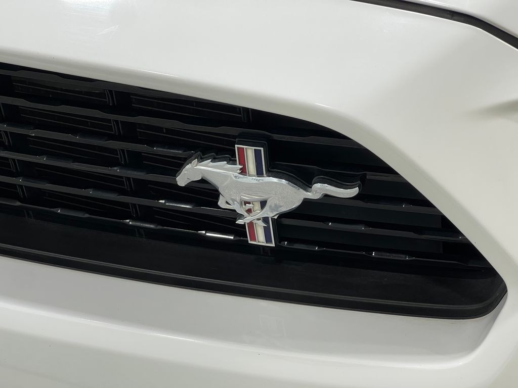 2017 Ford Mustang Image 36