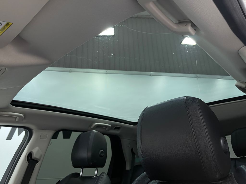 2020 Land Rover Discovery Sport Image 12
