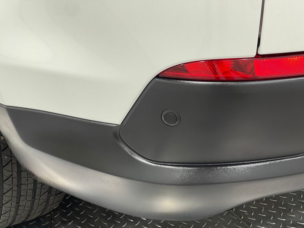 2020 Land Rover Discovery Sport Image 13