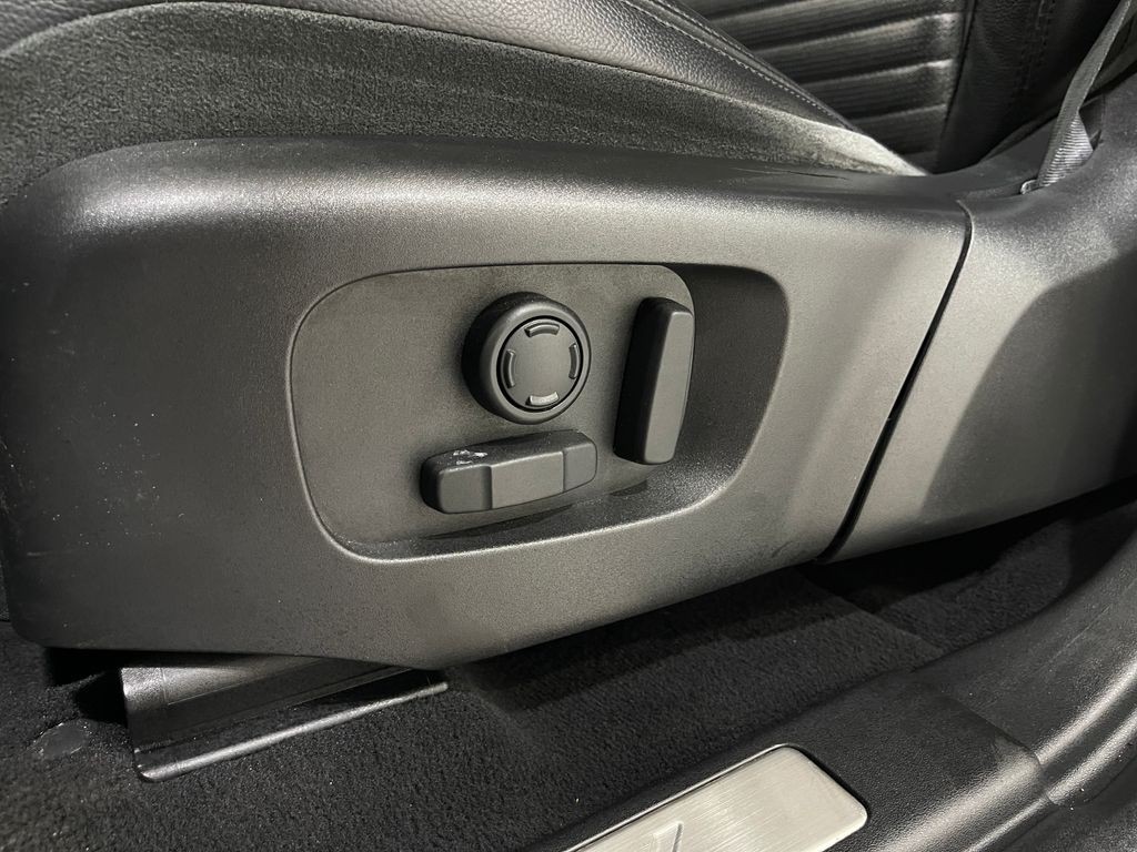 2020 Land Rover Discovery Sport Image 18