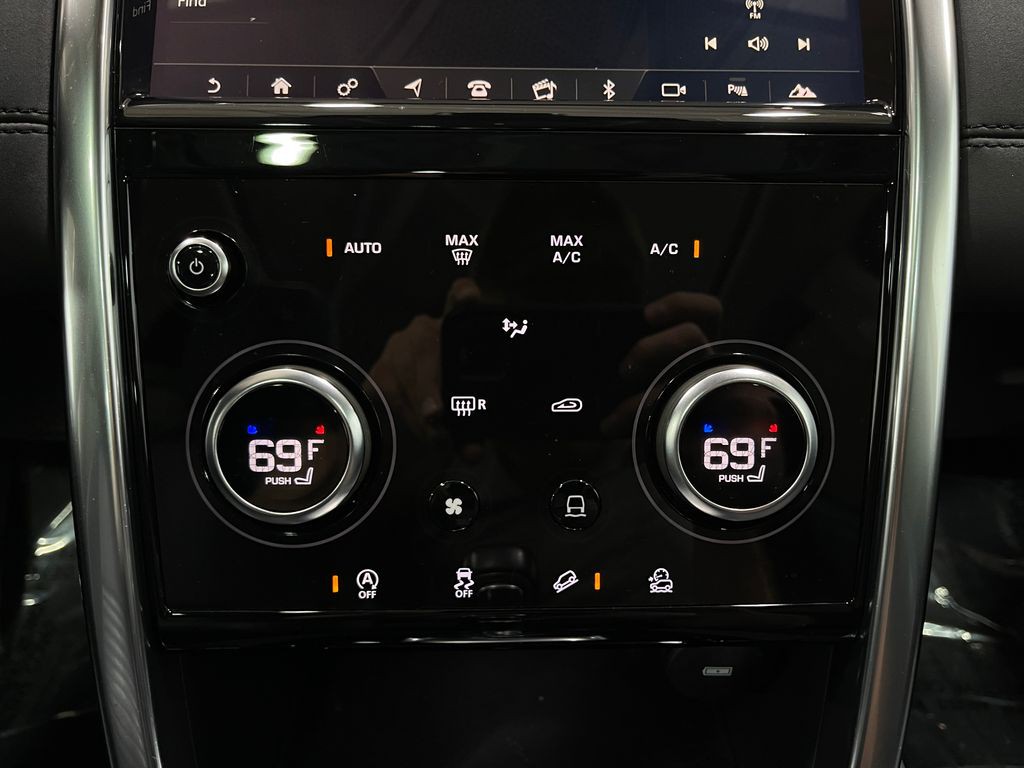 2020 Land Rover Discovery Sport Image 26