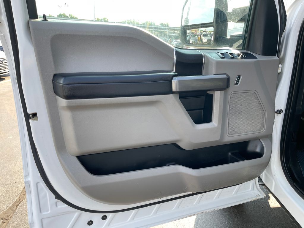 2021 Ford F-250 Image 12