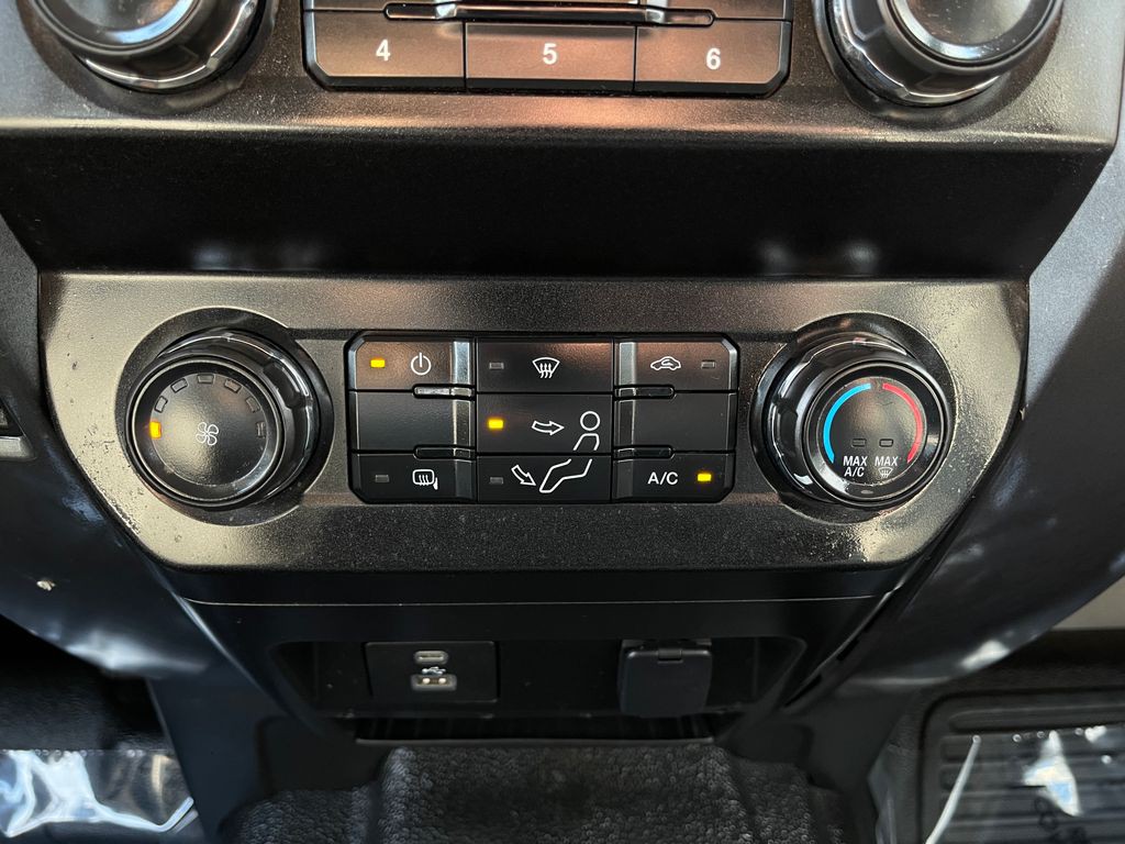 2021 Ford F-250 Image 22