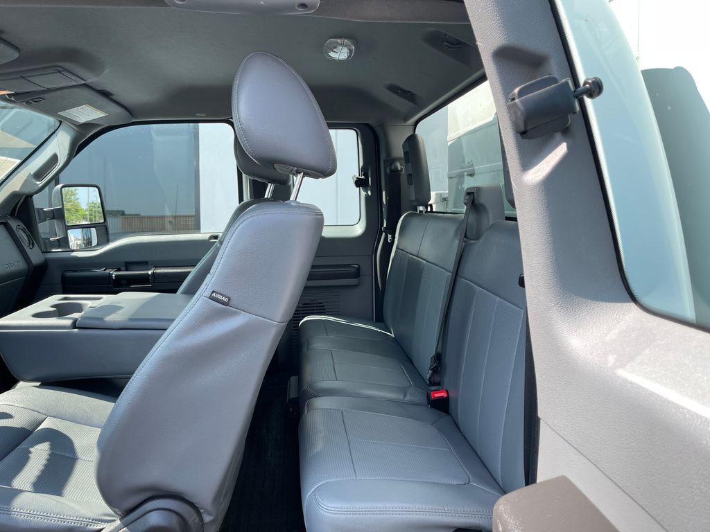 2015 Ford F-350 Image 29