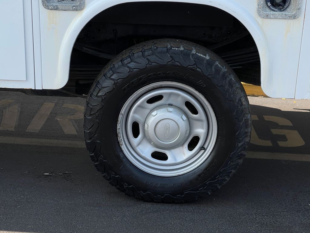 2015 Ford F-350 Image 32