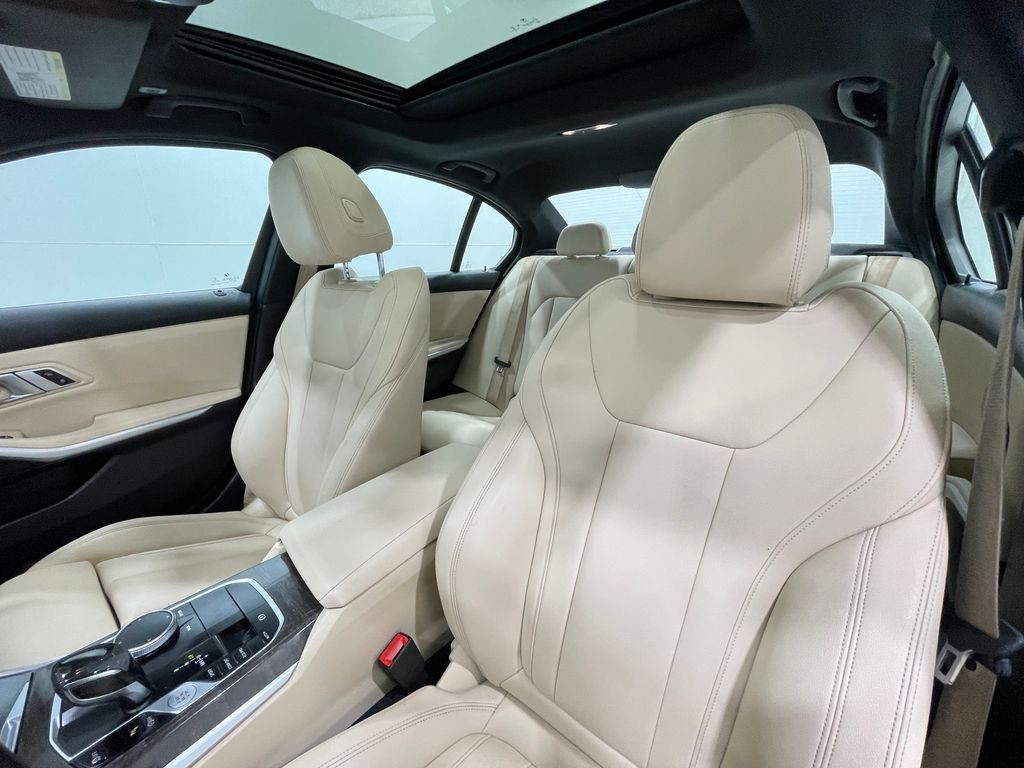 2020 BMW 3 Series Image 12