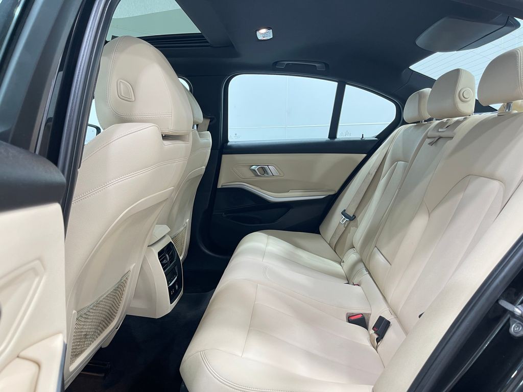 2020 BMW 3 Series Image 29