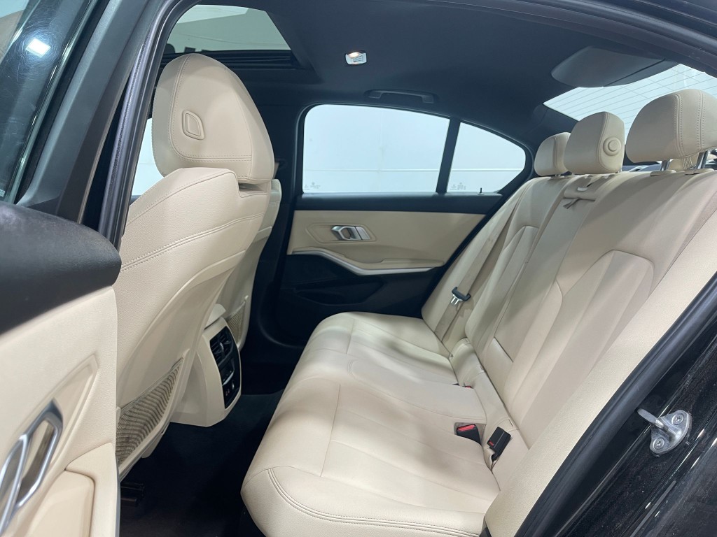 2020 BMW 3 Series Image 29