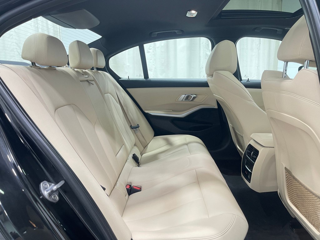2020 BMW 3 Series Image 30
