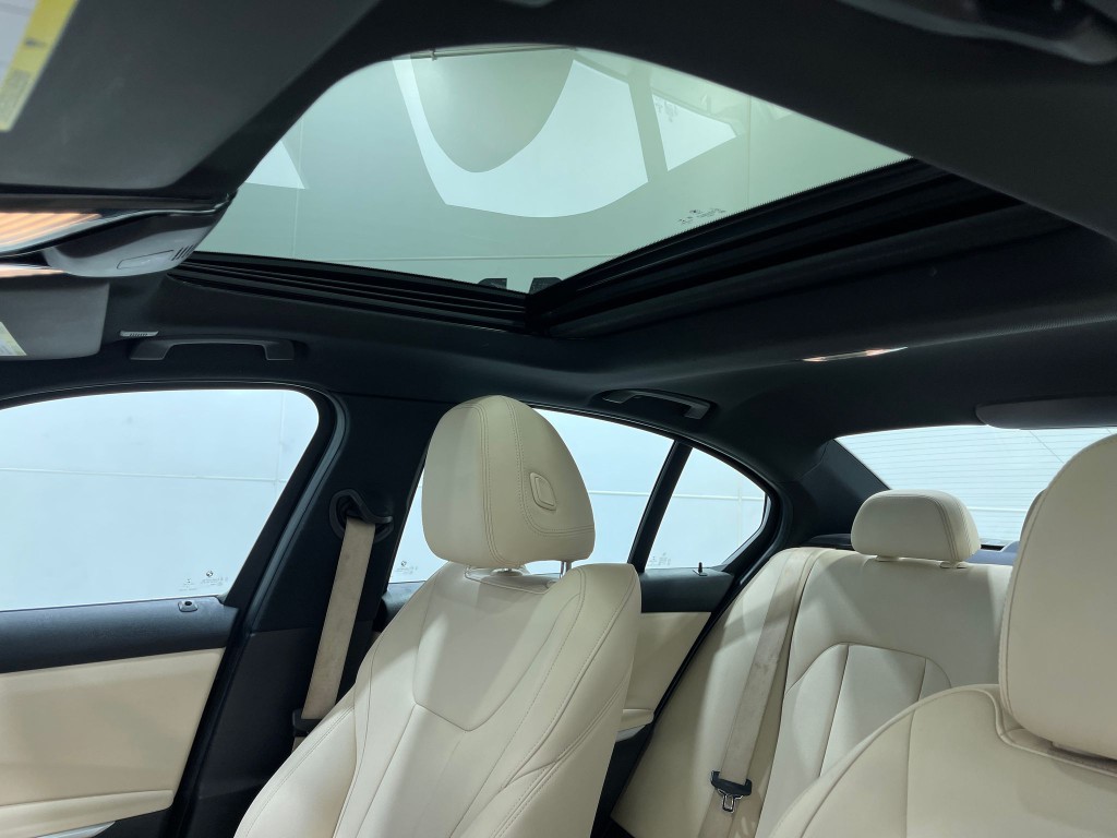 2020 BMW 3 Series Image 12