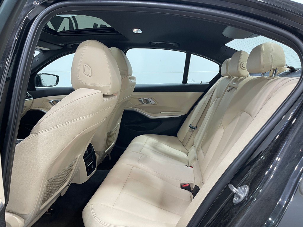 2020 BMW 3 Series Image 30
