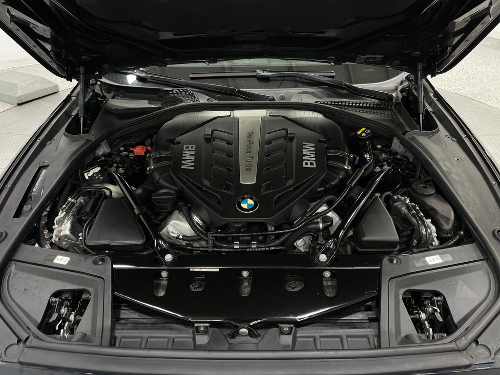 2016 BMW 5 Series Image 28