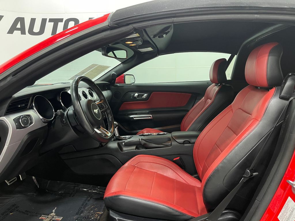2017 Ford Mustang Image 12