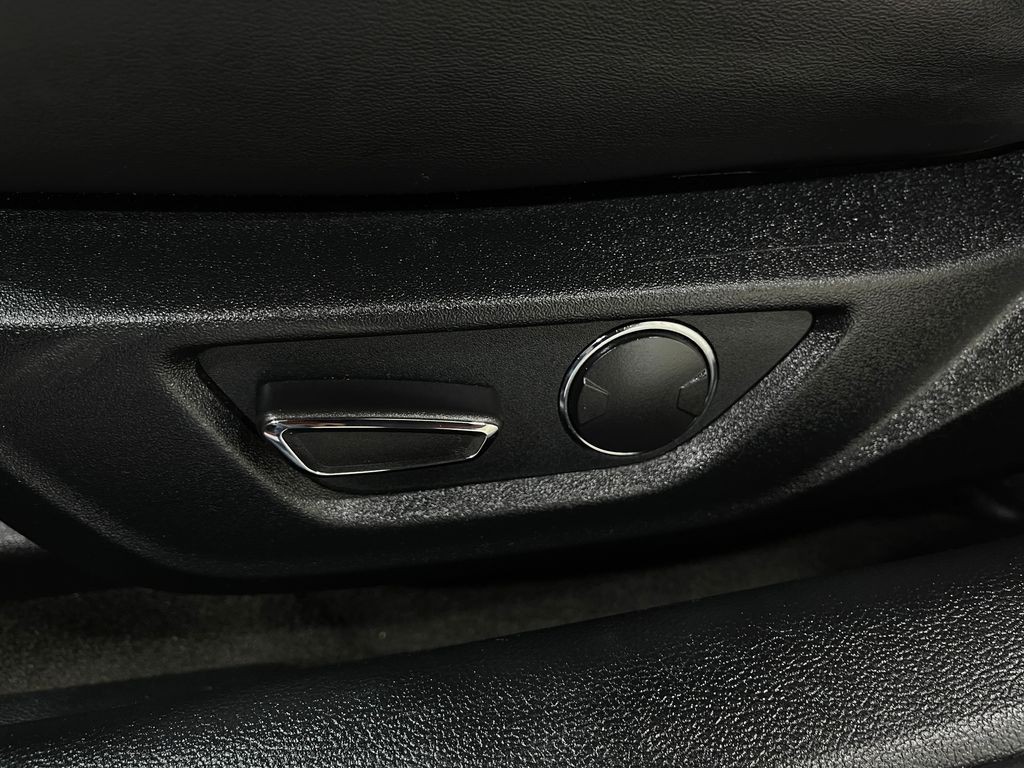 2017 Ford Mustang Image 16
