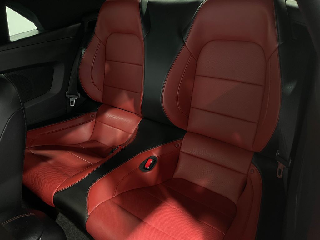 2017 Ford Mustang Image 29