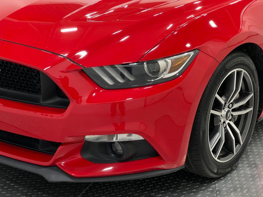 2017 Ford Mustang Image 32