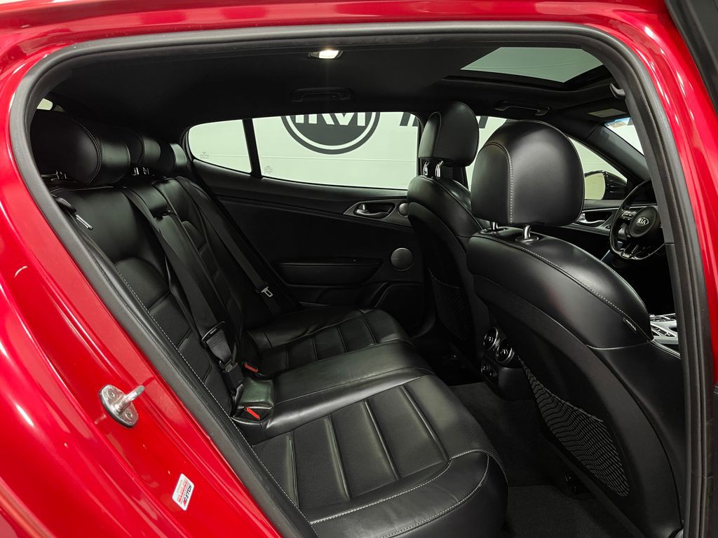 2018 Kia Stinger Image 32