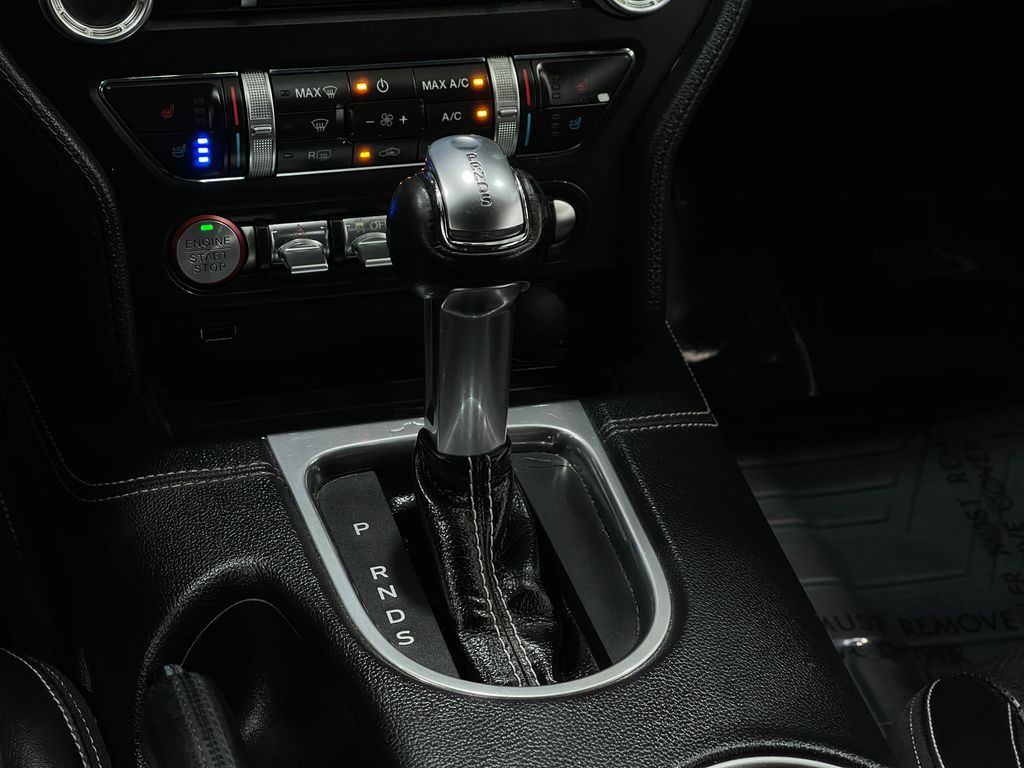 2019 Ford Mustang Image 28