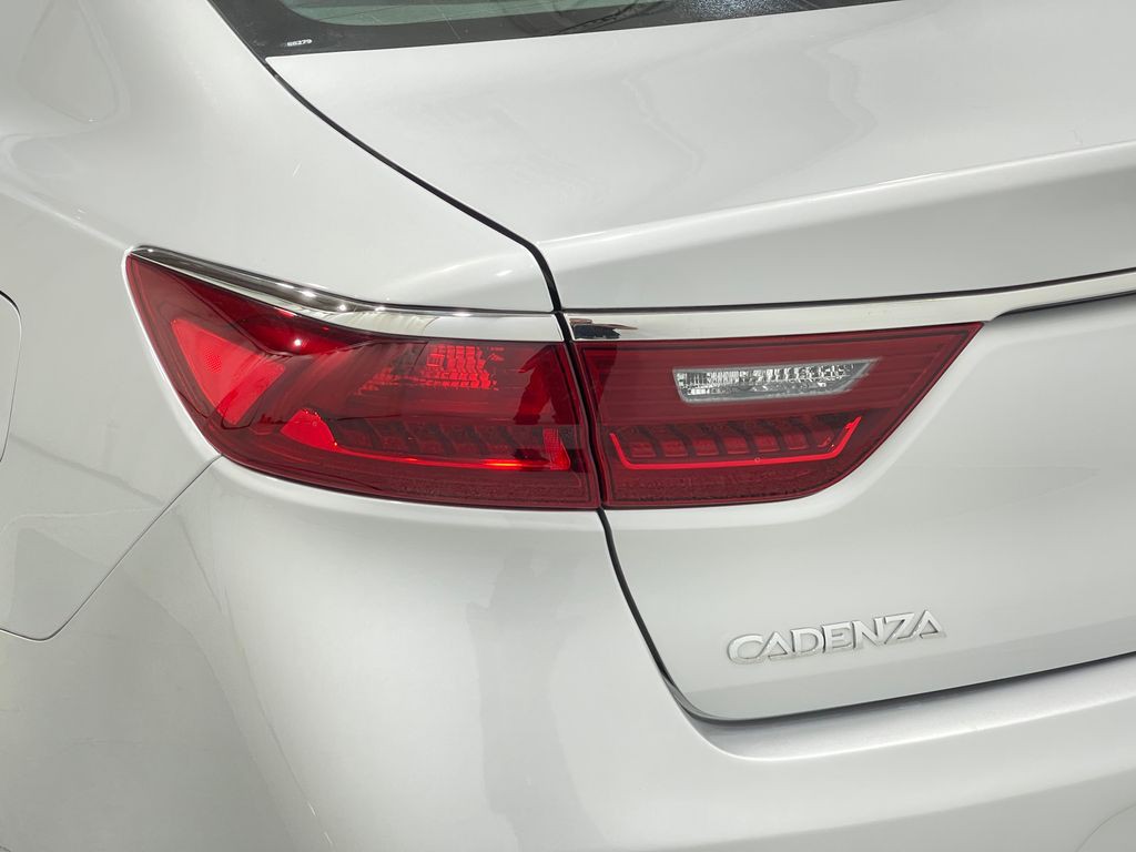 2018 Kia Cadenza Image 35