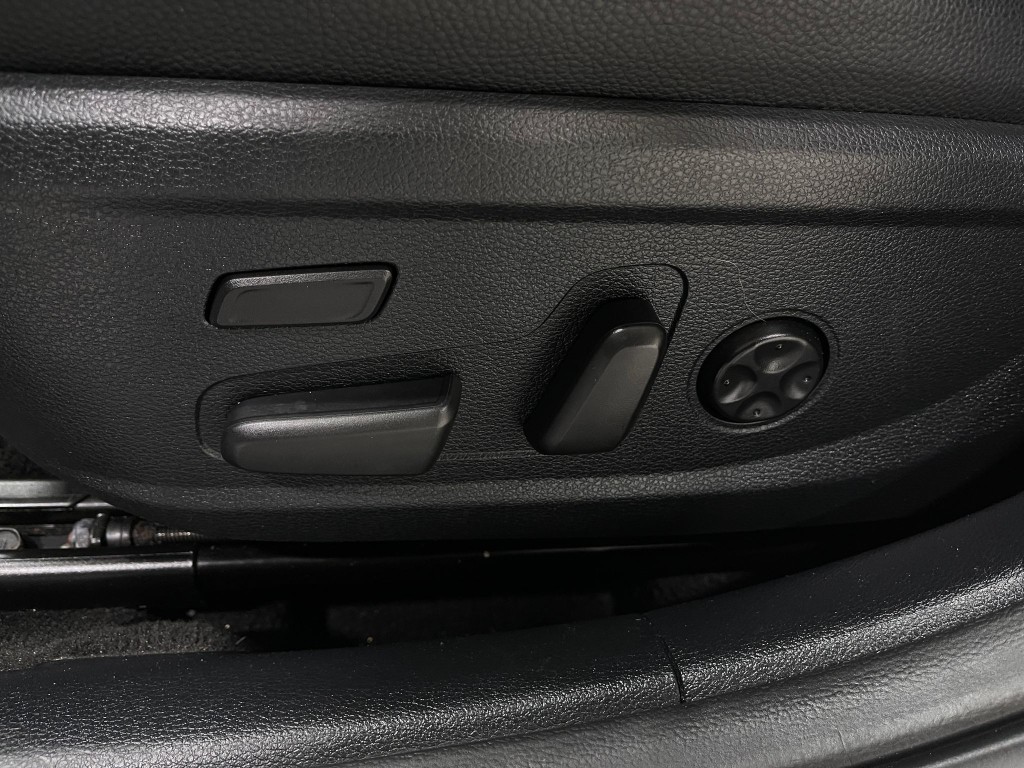 2018 Kia Cadenza Image 19