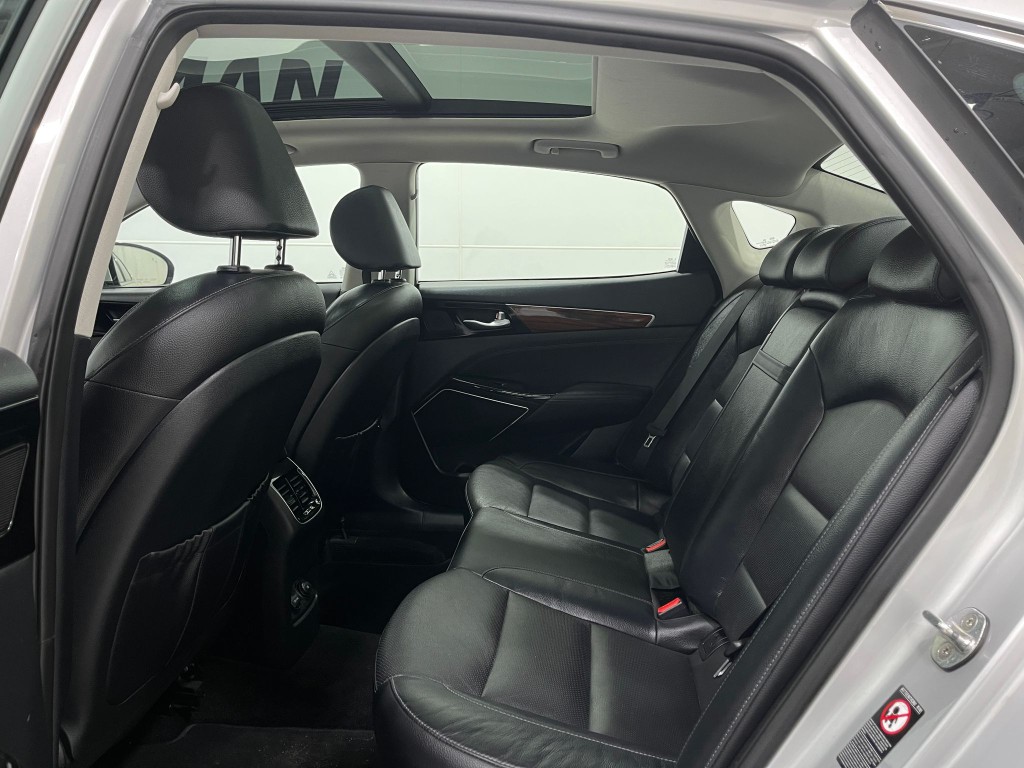 2018 Kia Cadenza Image 32