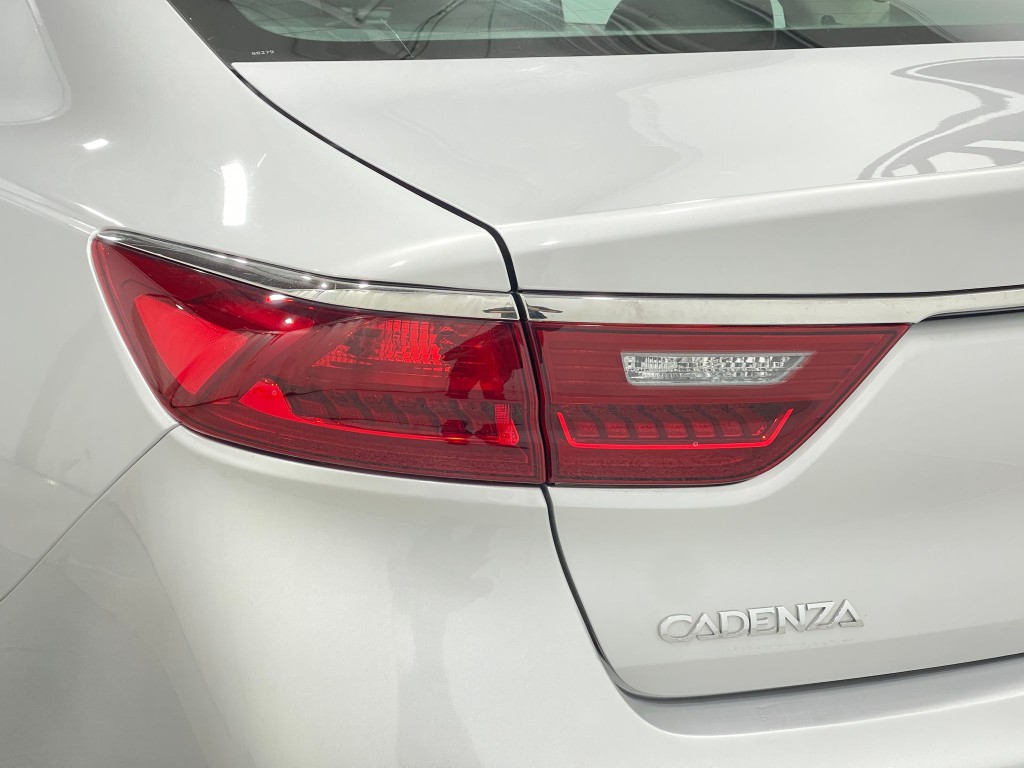2018 Kia Cadenza Image 36