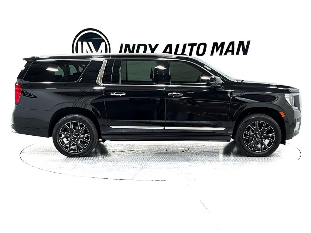 2023 GMC Yukon Image 3