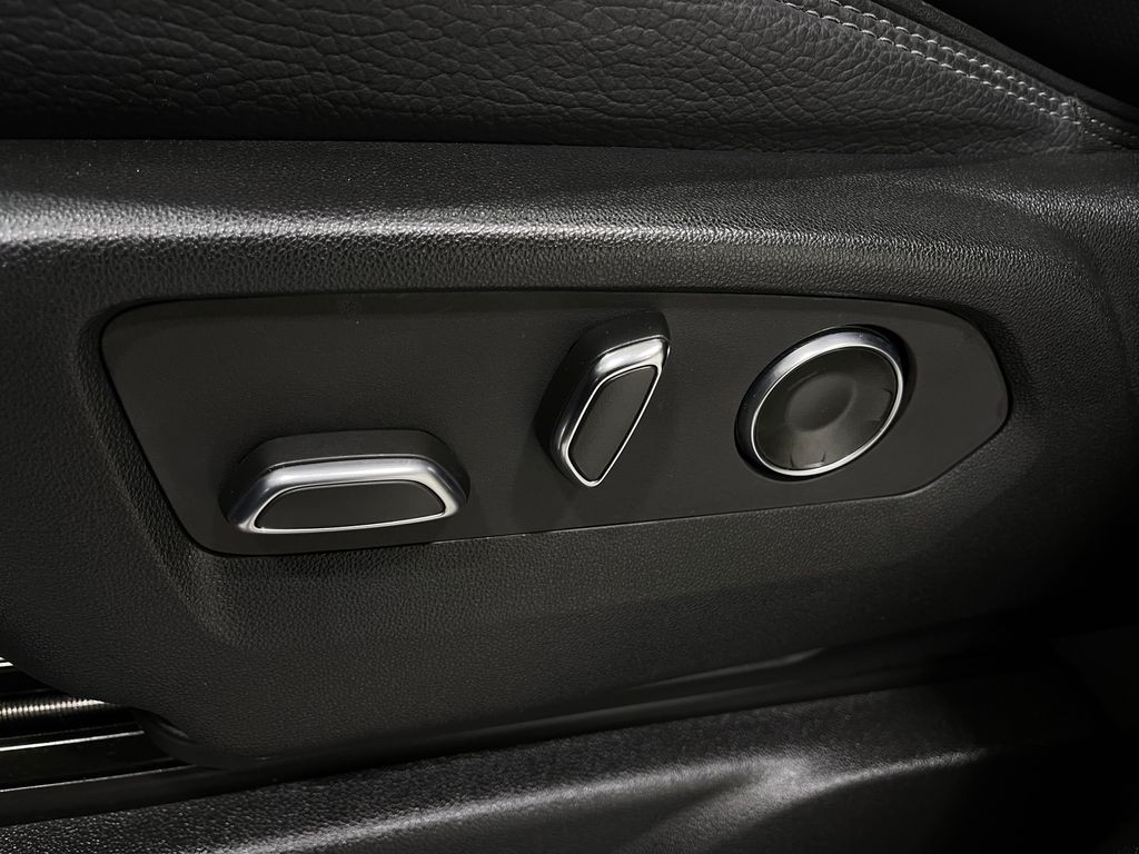 2023 GMC Yukon Image 18