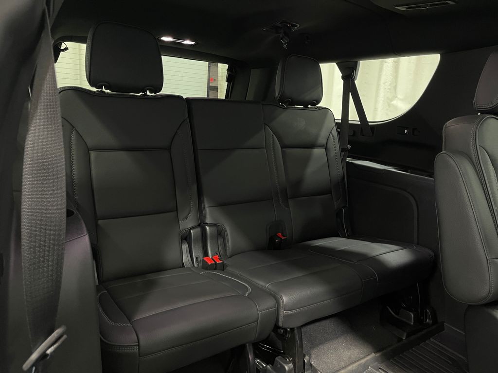 2023 GMC Yukon Image 35