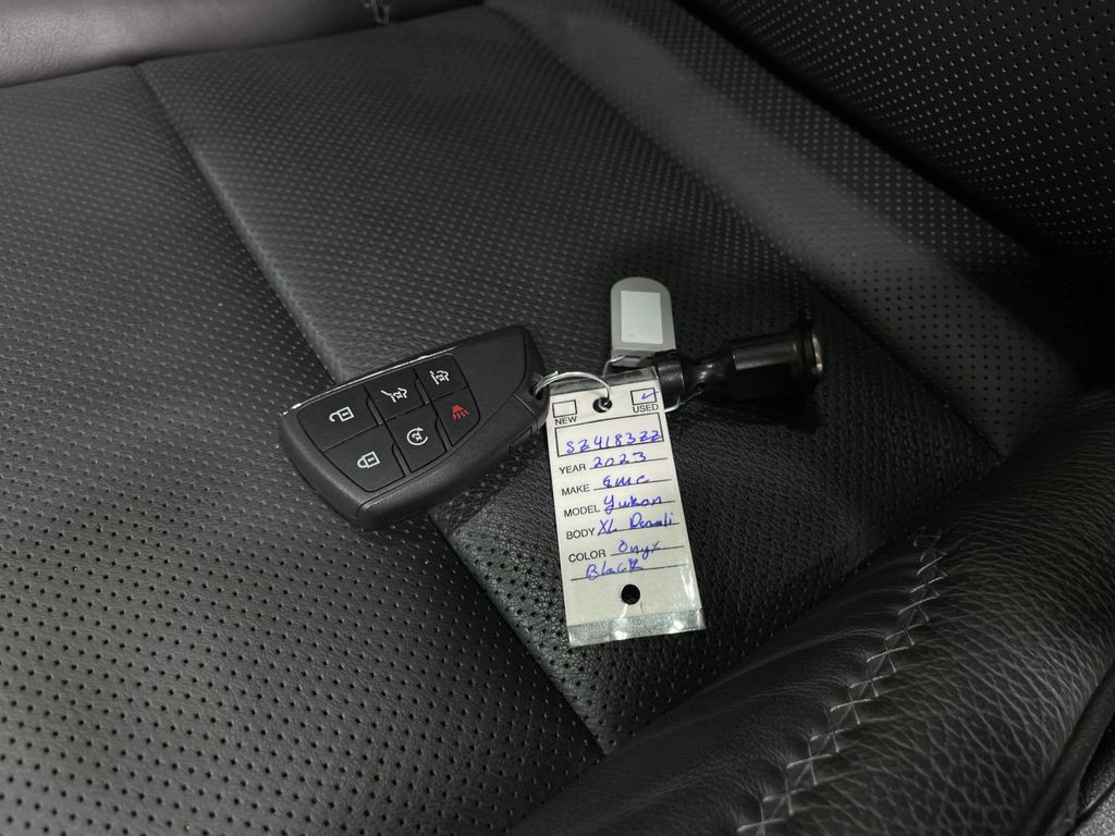 2023 GMC Yukon Image 42