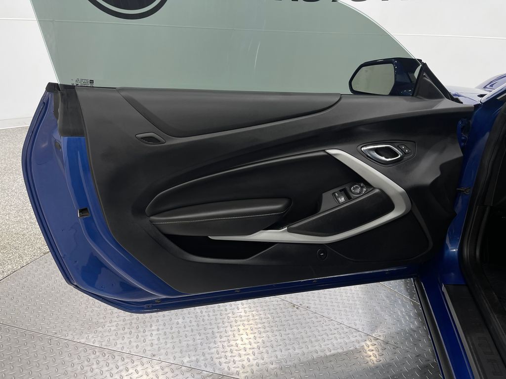 2019 Chevrolet Camaro Image 13