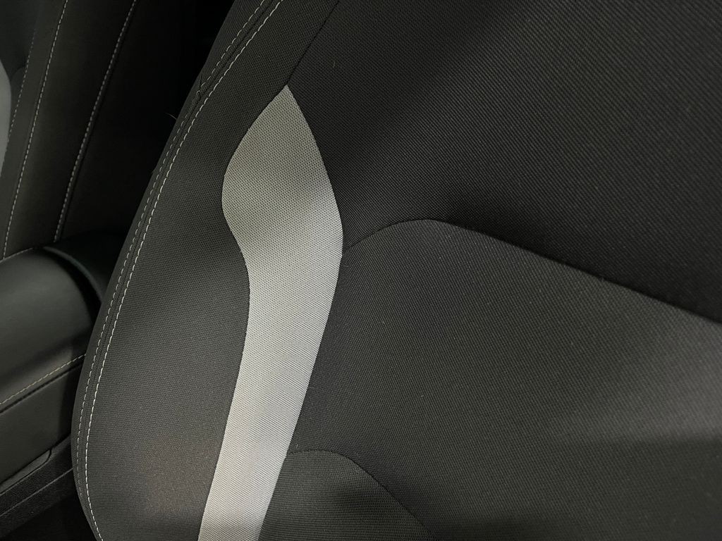 2019 Chevrolet Camaro Image 16