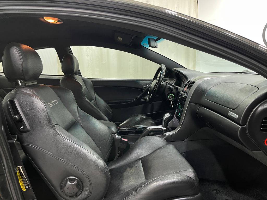 2004 Pontiac GTO Image 29