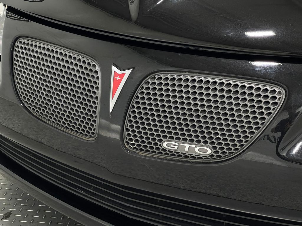 2004 Pontiac GTO Image 35