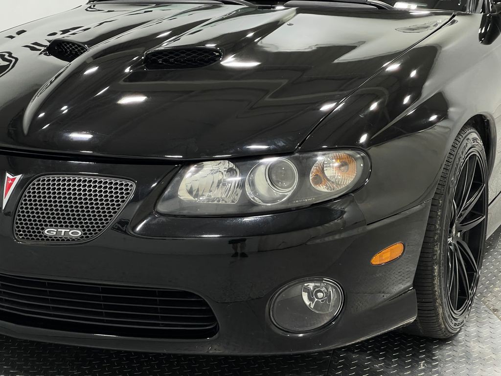 2004 Pontiac GTO Image 30