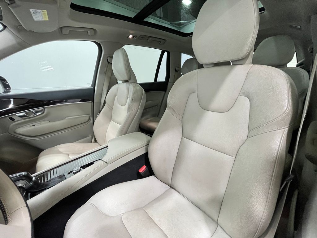 2019 Volvo XC90 Image 14