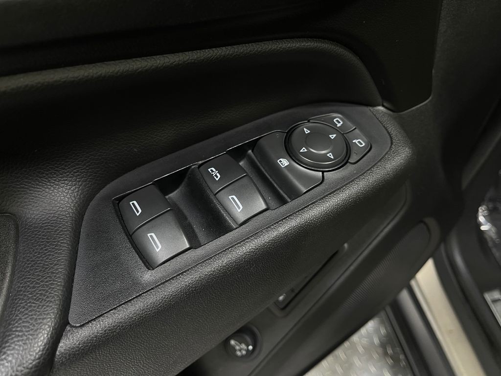 2019 Chevrolet Equinox Image 17