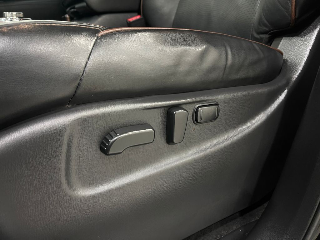 2019 Nissan Armada Image 17