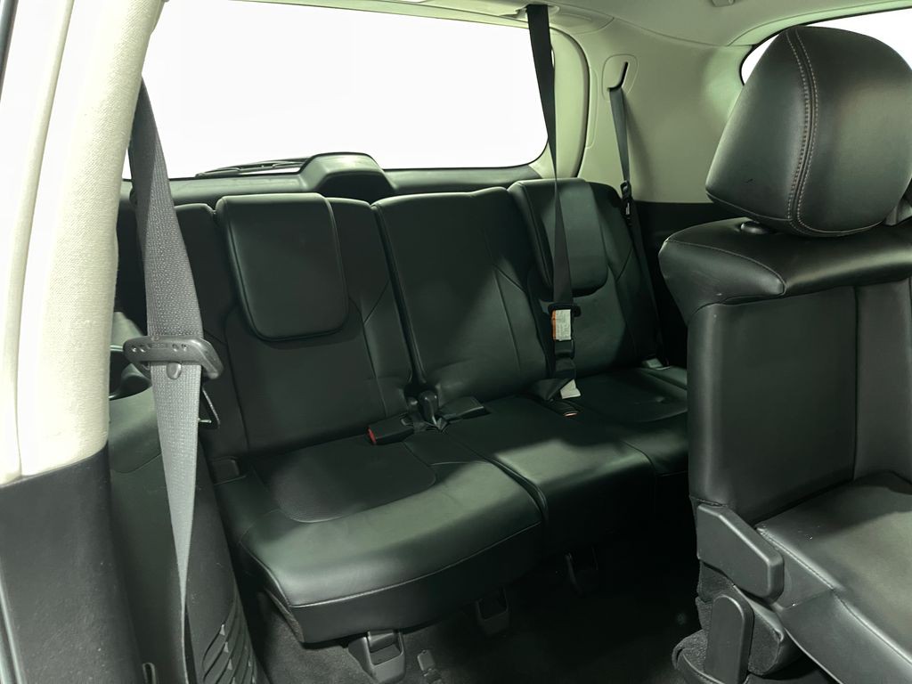 2019 Nissan Armada Image 32