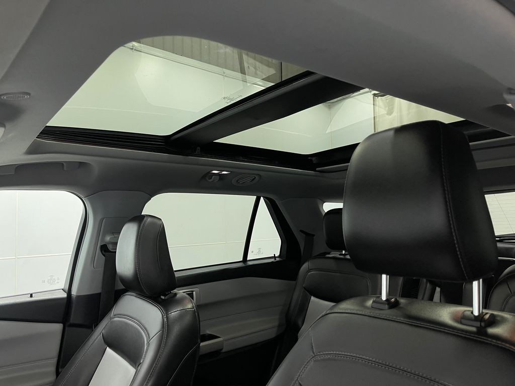 2022 Ford Explorer Image 12