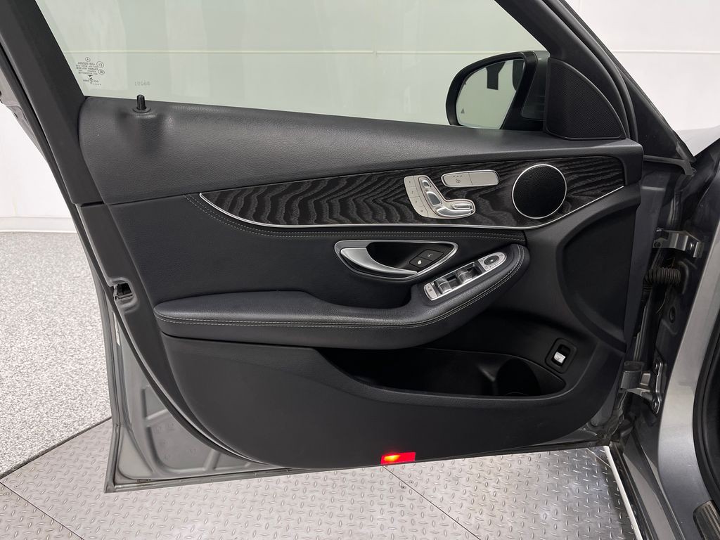 2015 Mercedes-Benz C-Class Image 12