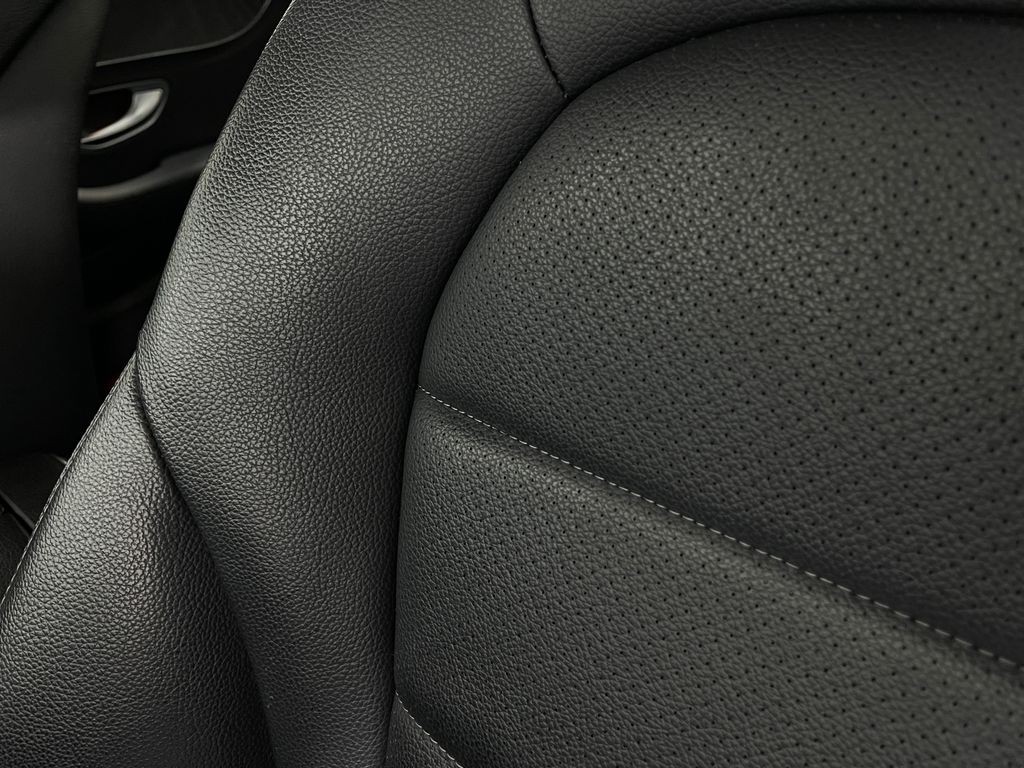2015 Mercedes-Benz C-Class Image 15