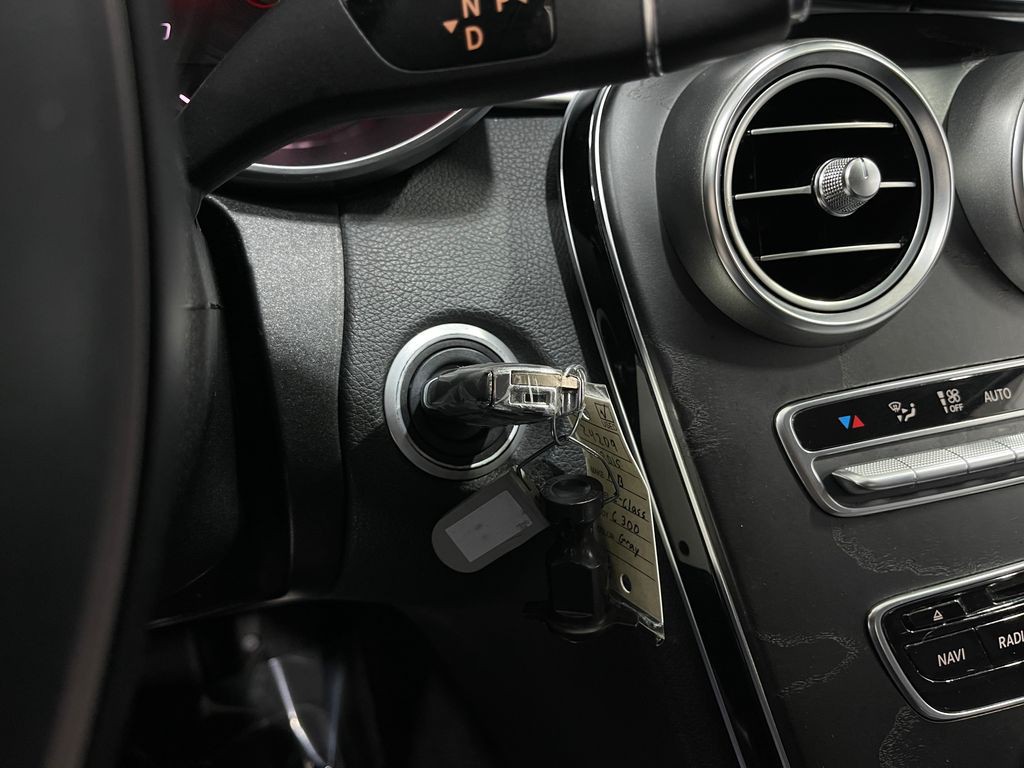 2015 Mercedes-Benz C-Class Image 18