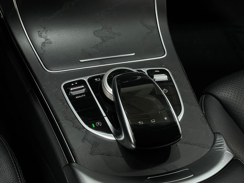 2015 Mercedes-Benz C-Class Image 23