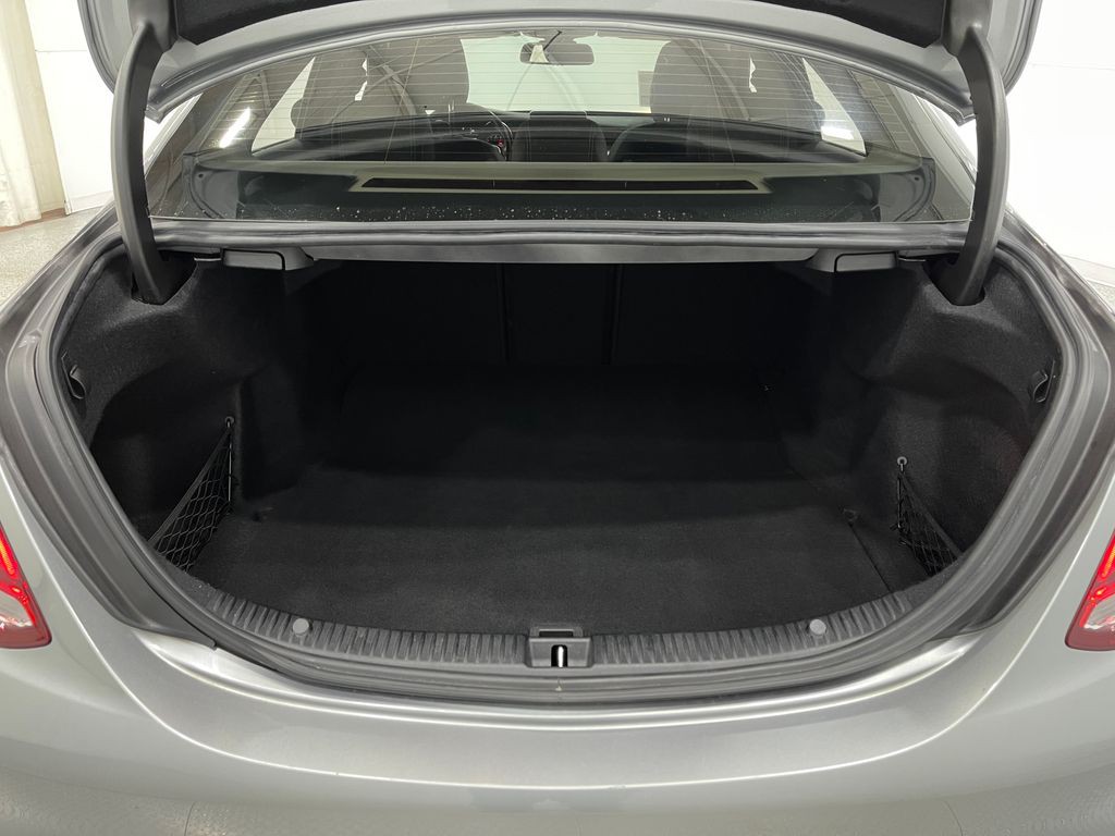 2015 Mercedes-Benz C-Class Image 24