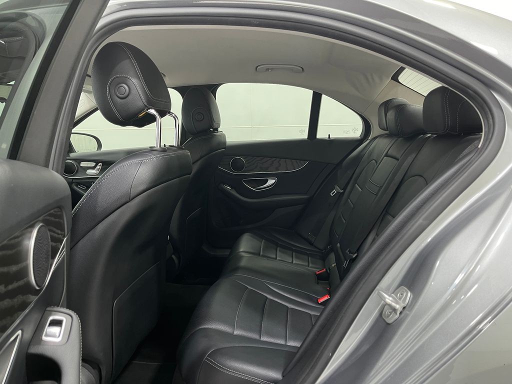 2015 Mercedes-Benz C-Class Image 28