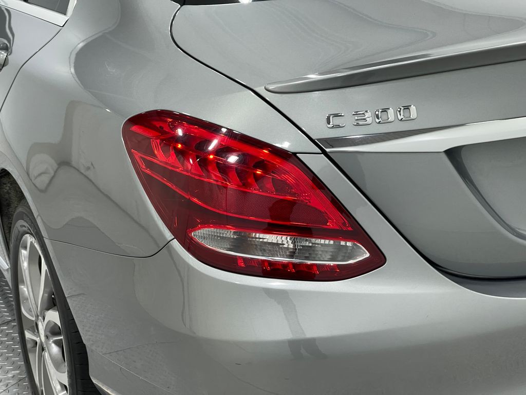 2015 Mercedes-Benz C-Class Image 32