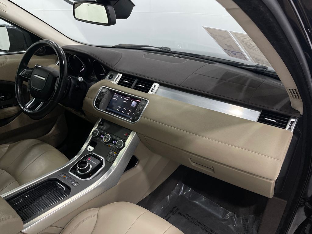 2017 Land Rover Range Rover Evoque Image 18