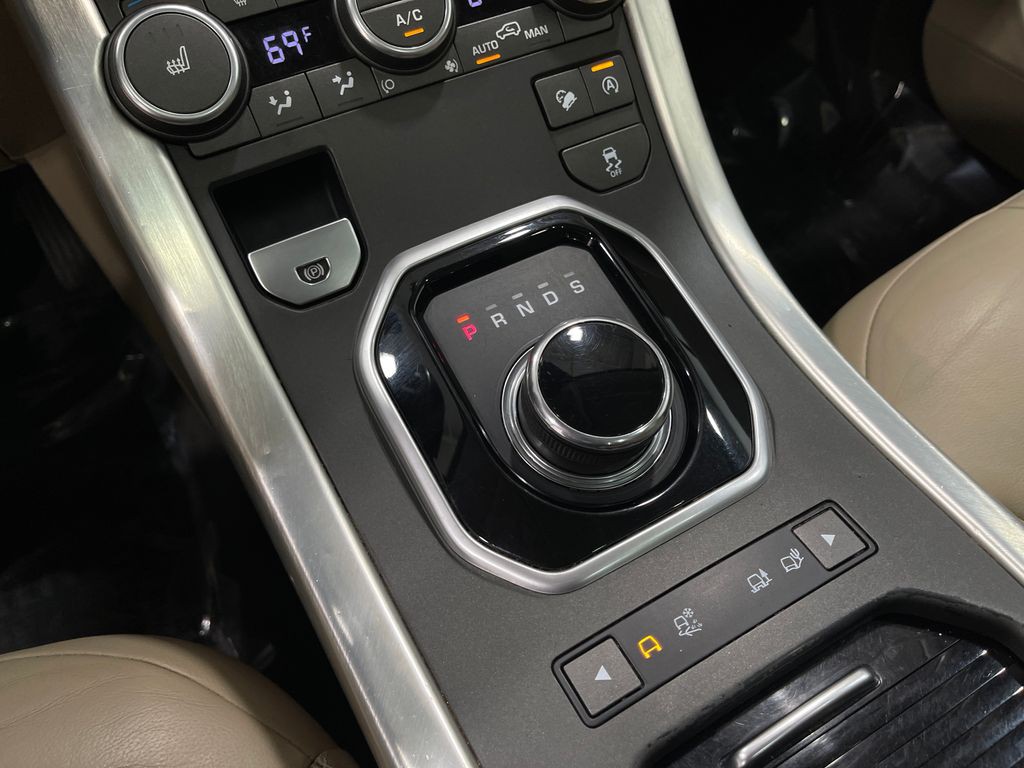 2017 Land Rover Range Rover Evoque Image 27
