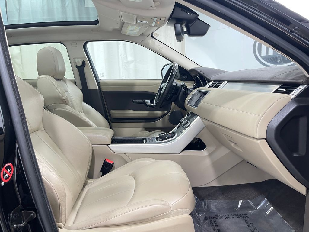 2017 Land Rover Range Rover Evoque Image 30